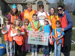 Storm Drain Marking Volunteers remind citizens to reduce pollution in Storm Drains